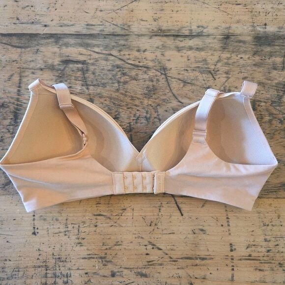 Tommy John Light Pink Bra - Picture 2 of 6